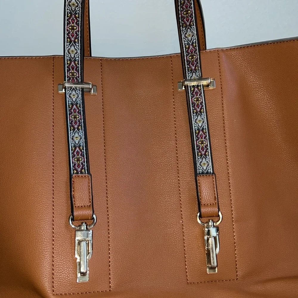 Nichole Lee by Variedades Cristina Large Nikky Shoulder Bag - Picture 6 of 11